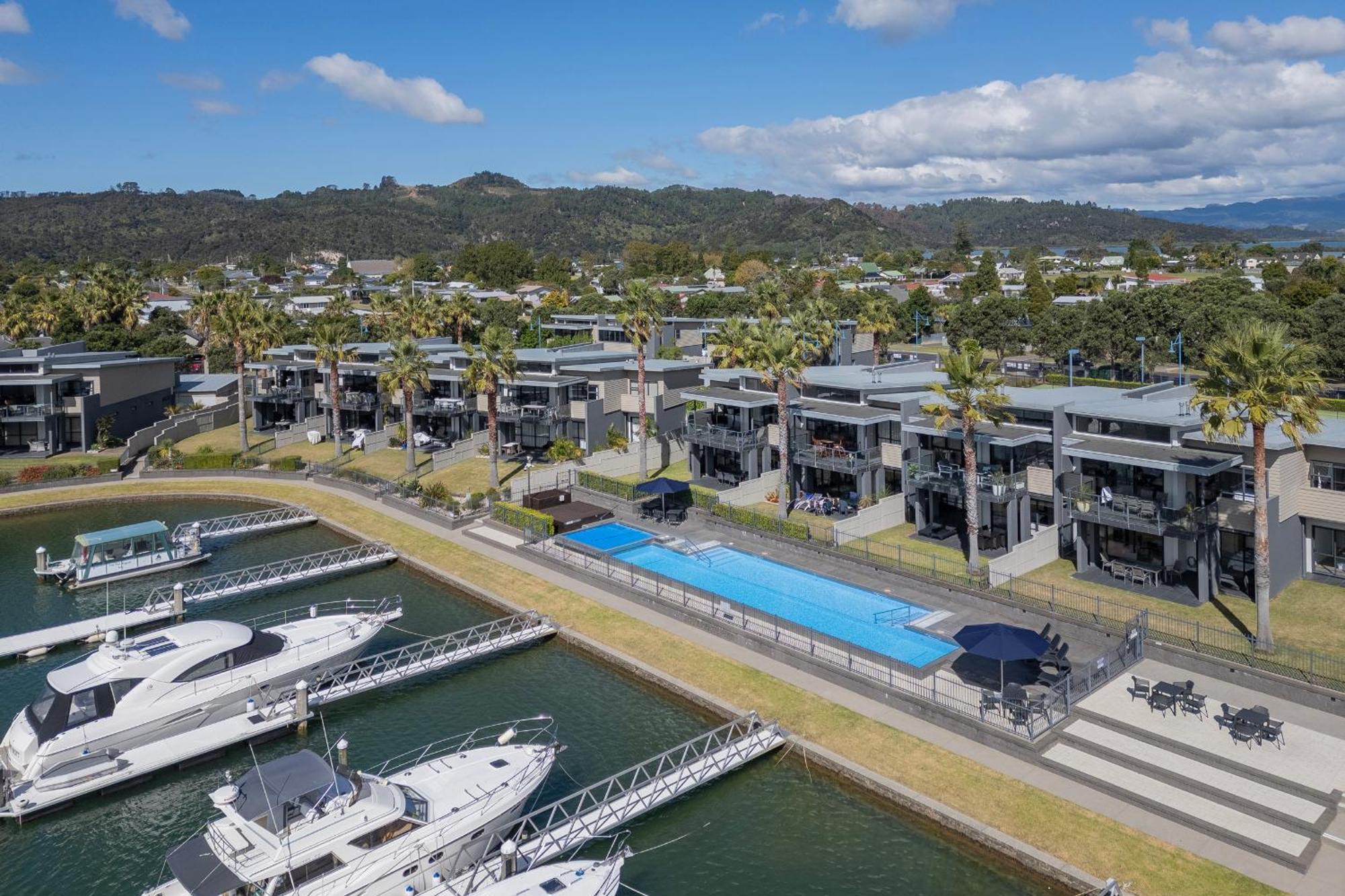 Sovereign Pier On The Waterways Whitianga Esterno foto