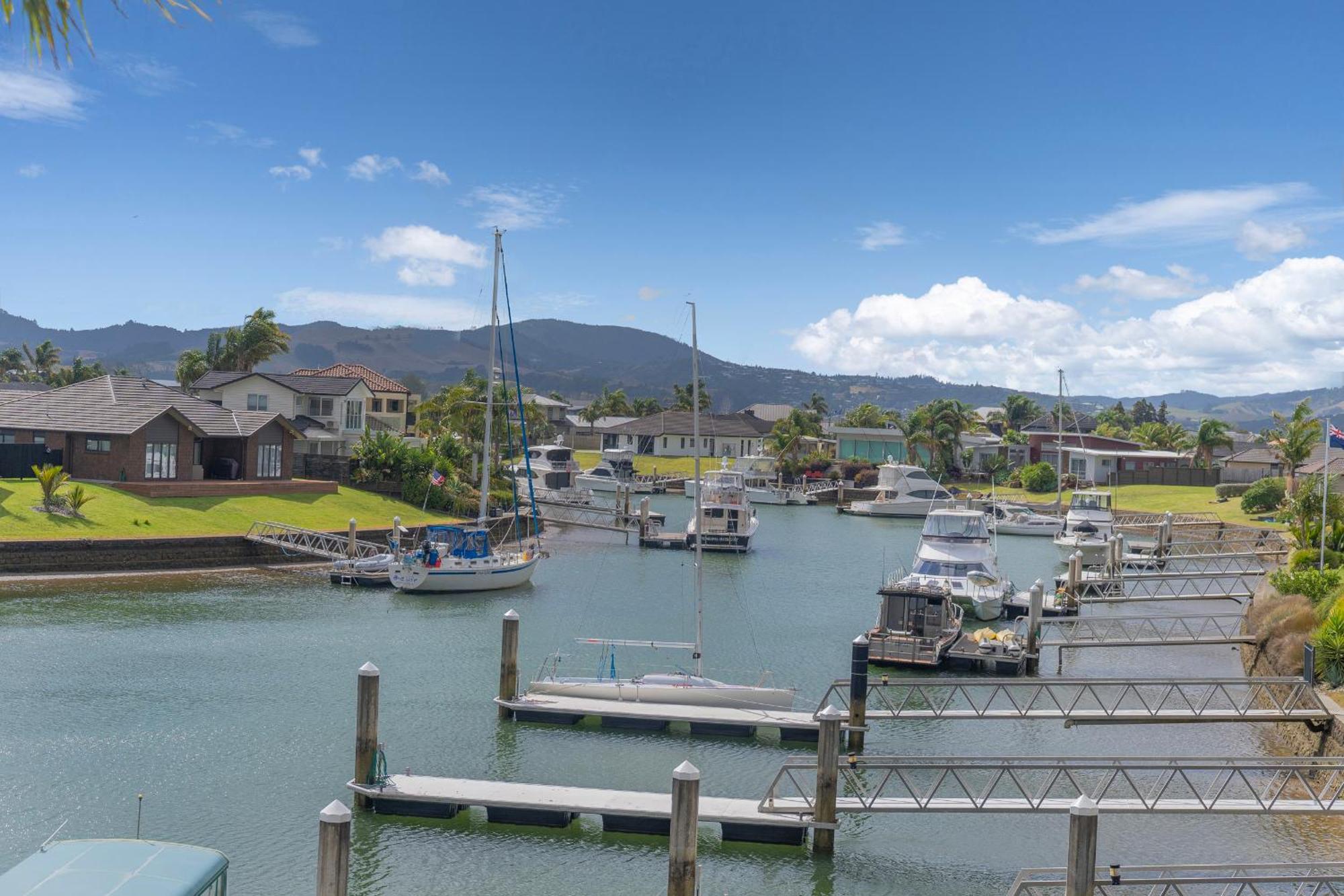 Sovereign Pier On The Waterways Whitianga Esterno foto